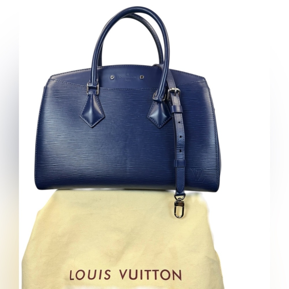 Louis Vuitton Soufflot NM MM Epi Leather Navy Blue Top Handle Bag Strap